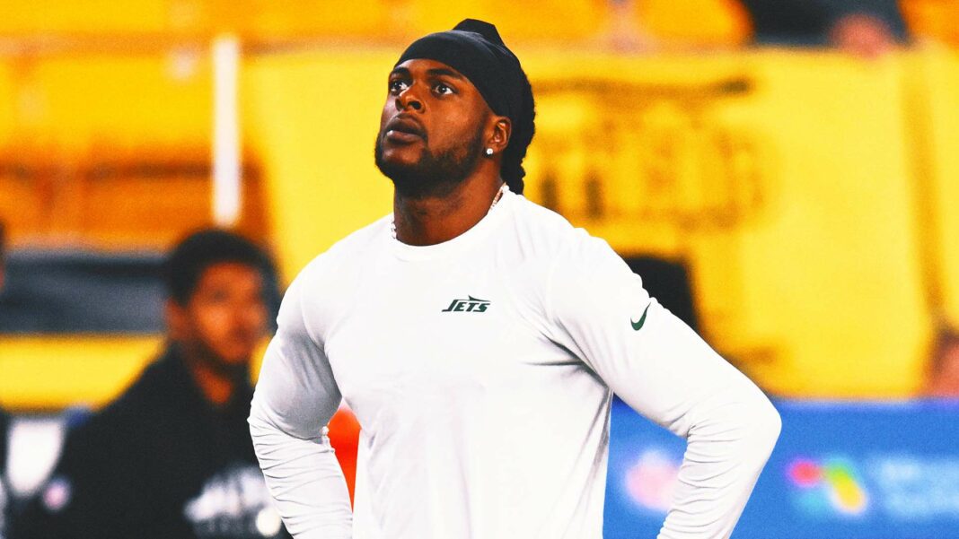 Davante Adams critique le 'manque d'énergie' des Jets après leur défaite face aux Steelers