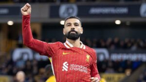 Titre : XI combiné de Liverpool et Chelsea : Une défense solide pour les Reds et une attaque brillante avec Cole Palmer et Mo Salah - qui est le joueur à 100 millions de livres manquant ?