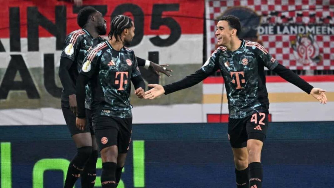 Jamal Musiala brille avec un triplé à Mayence et mène le Bayern Munich en seizièmes de finale de la Coupe d'Allemagne.