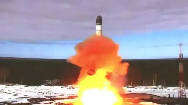 Poutine utilise un ICBM pour la première fois dans le conflit, intensifiant sa vengeance en Ukraine après les attaques de Storm Shadow et d'ATACMS.