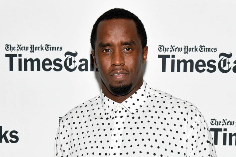 La demande de libération sous caution de Sean "Diddy" Combs reportée : le rappeur sollicite une nouvelle fois l'assignation à résidence.