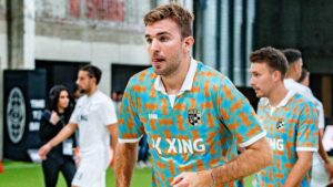 Coupe du Monde de Socca à Oman : Les ambitions de Christoph Kramer sur le terrain réduit