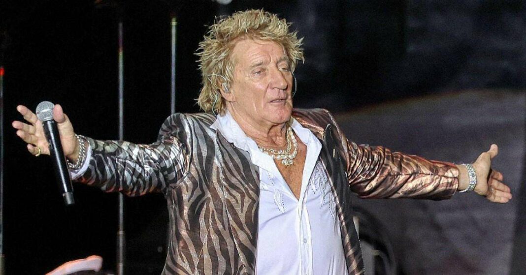 Sir Rod Stewart sous le feu des critiques des fans pour sa tête d'affiche au festival de Glastonbury en difficulté : un choix jugé « douloureux » et un « dernier clou dans son cercueil »