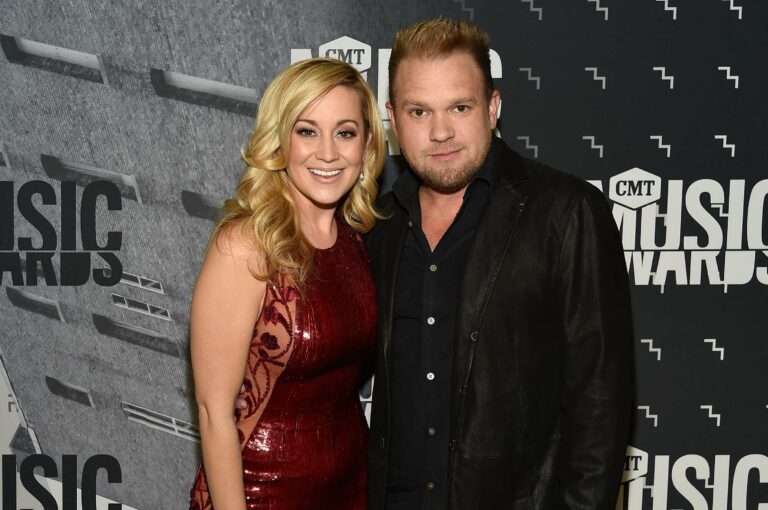 Kellie Pickler engage une bataille judiciaire contre les parents de son défunt époux Kyle Jacobs pour hériter de ses biens.