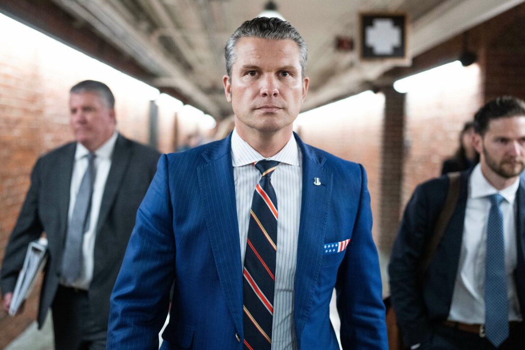 Pete Hegseth, un potentiel ministre de la Défense controversé aux yeux de Trump, perçu comme une menace intérieure.