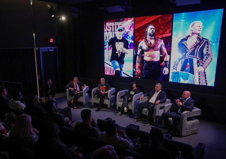 Netflix et la WWE unissent leurs forces pour conquérir le marché mondial.