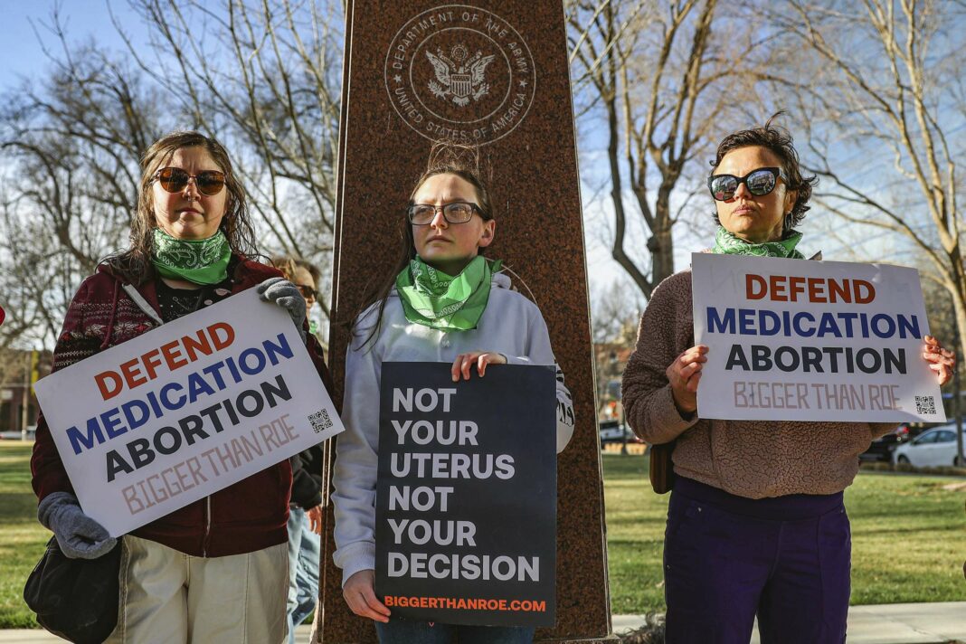 Le Texas intente une action contre un médecin new-yorkais pour des prescriptions de pilules d'avortement en télémedecine.