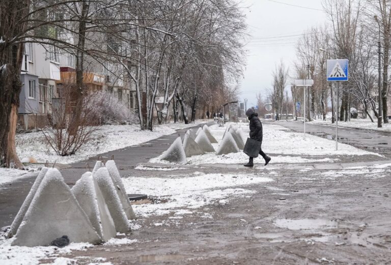 Titre : Conflit en Ukraine : tensions nord-coréennes, général démis de ses fonctions et actions de guérilla intensifiées