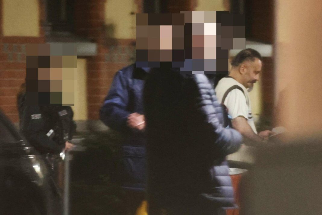 Un suspect du marché de Noël, accusé du meurtre de quatre femmes et d'un garçon de 9 ans, se présente au tribunal sous haute sécurité.