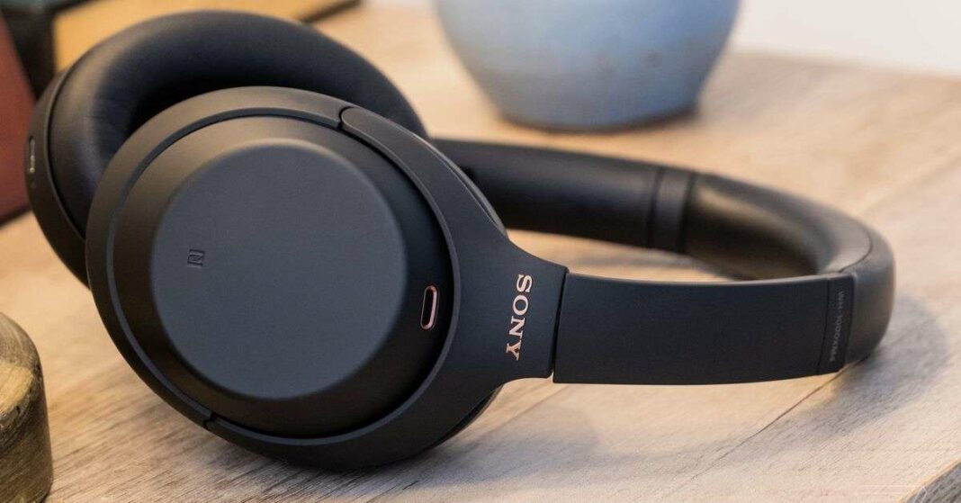 Les écouteurs Sony WH-1000XM4 bénéficient d'une réduction de près de 50 % actuellement.