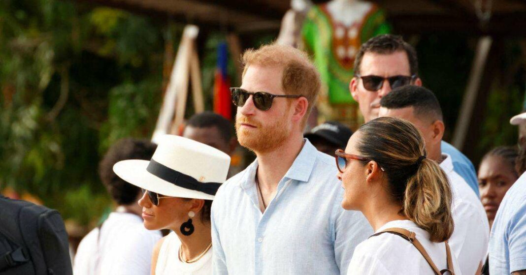 Le prince Harry sous le feu des critiques pour ses prétendus gestes royaux 'hypocrites' après des années de revendications sur la sécurité.