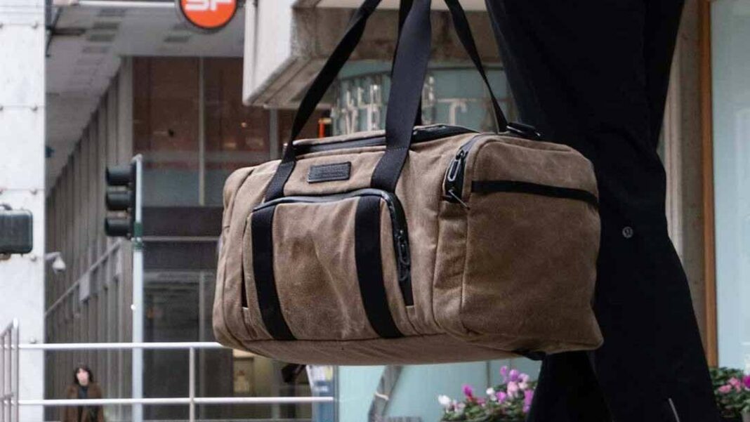 Un sac de sport élégant pour réussir vos résolutions du Nouvel An tout en organisant vos gadgets technologiques