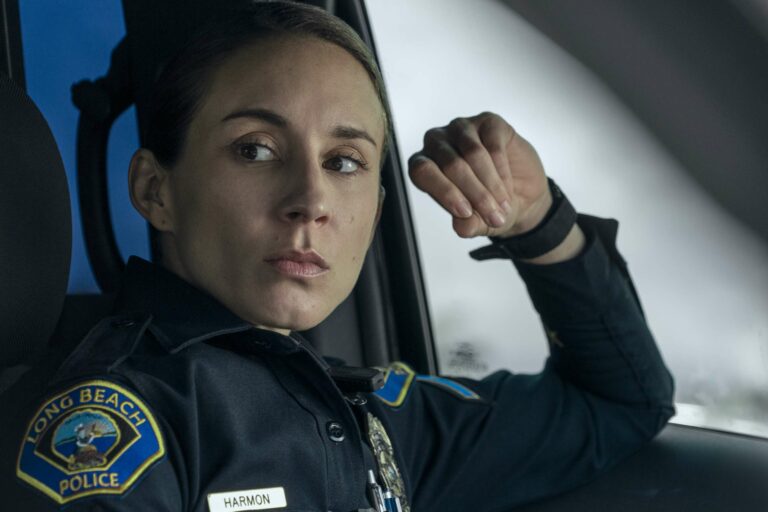 La série 'On Call' de Prime Video réinvente le drame policier, mais peine à séduire : Analyse critique.