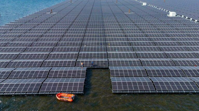 Énergie solaire en mer du Nord : l'avenir des installations photovoltaïques flottantes