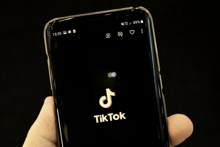 Titre : Préoccupations concernant l'interdiction de TikTok ? Découvrez les impacts potentiels sur votre smartphone.