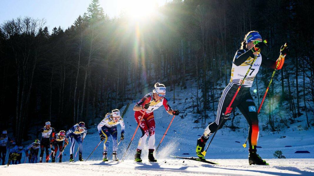 Hennig brille lors de la course étoilée de Karlsson à la Coupe du Monde en France