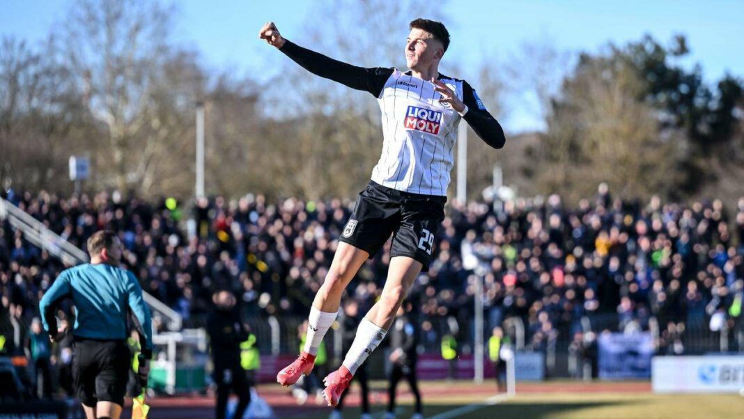 Telalovic brille avec un quadruplé et relance les espoirs du SSV Ulm face à des Regensburger abattus