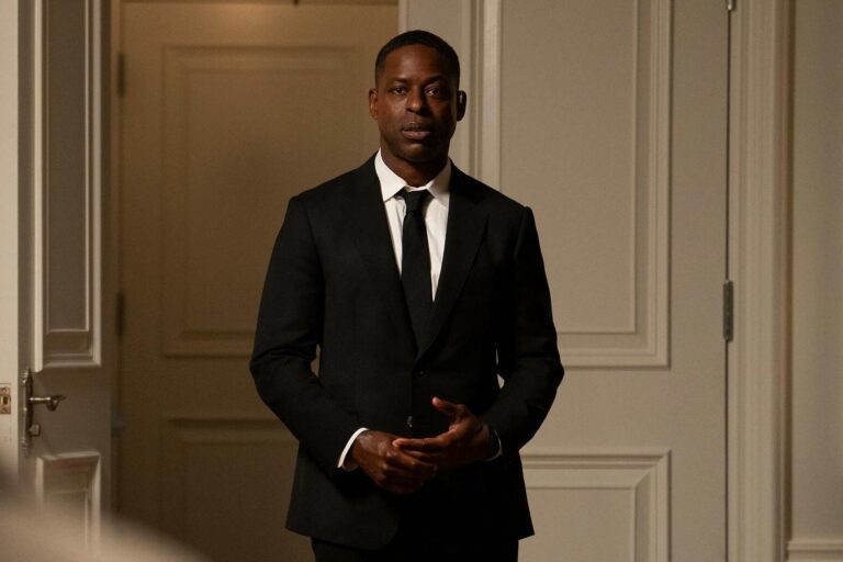 Dan Fogelman et Sterling K. Brown révèlent les deux mystères captivants de la première de 'Paradise'