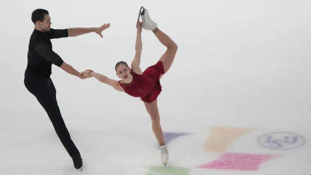 Hase et Volodin se rapprochent de l'or aux Championnats d'Europe de patinage artistique à Tallinn après leur programme court