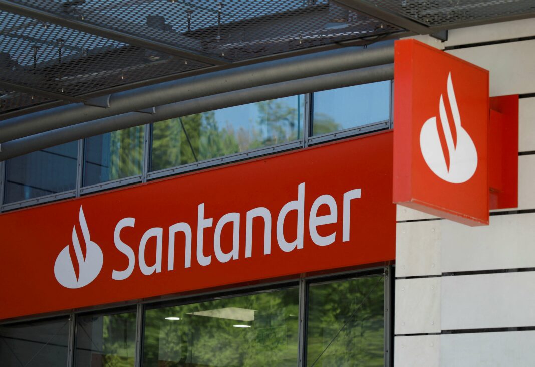 Le PDG de Santander fait le point sur l'avenir du Royaume-Uni face aux inquiétudes concernant le départ de la banque de 14 millions de clients