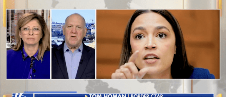 Tom Homan souligne son rôle d'éducateur sur les lois frontalières face à AOC lors d'un affrontement public