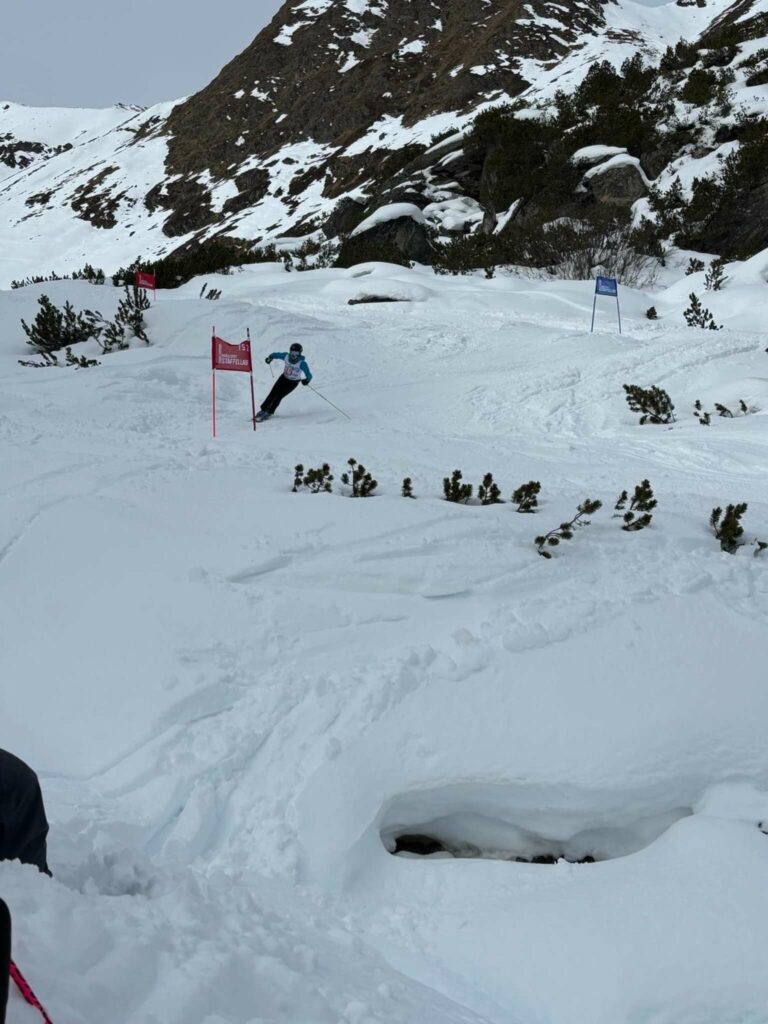 Relais Kräulspitz : Équipes d'anciens et jeunes filles audacieuses en compétition