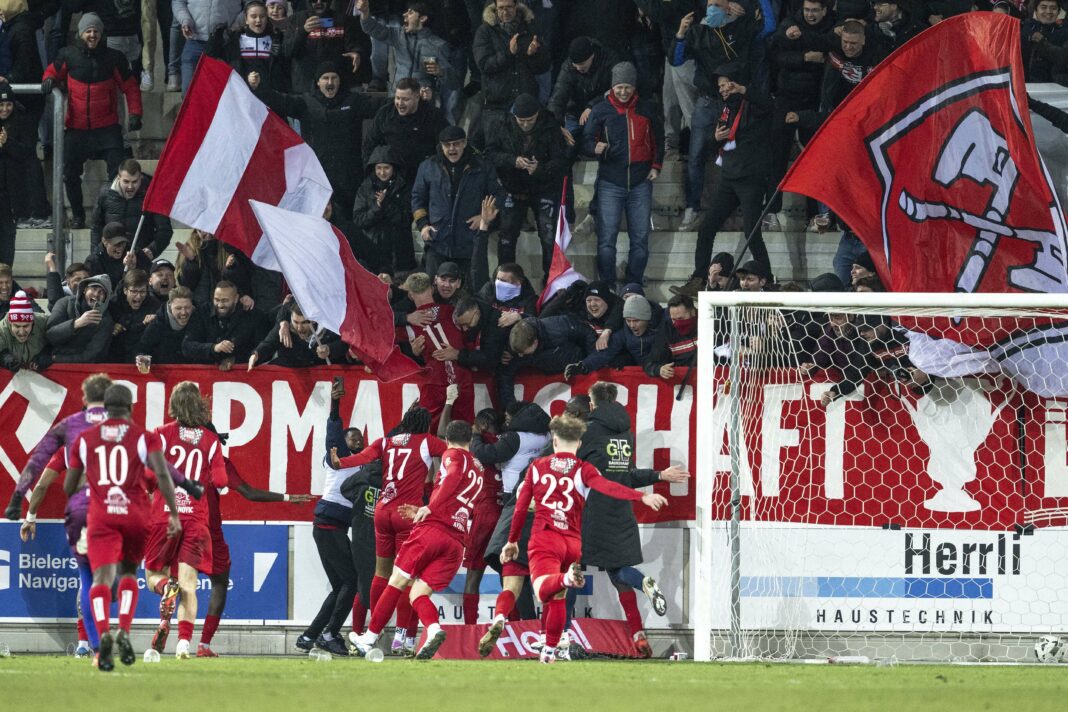 Le FC Bienne bat Lugano et accède aux demi-finales de la coupe, le FC Bâle également qualifié.