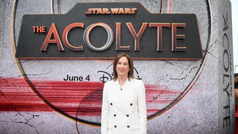 Kathleen Kennedy, présidente de Lucasfilm, clarifie les rumeurs de retraite et dévoile le futur de Star Wars.